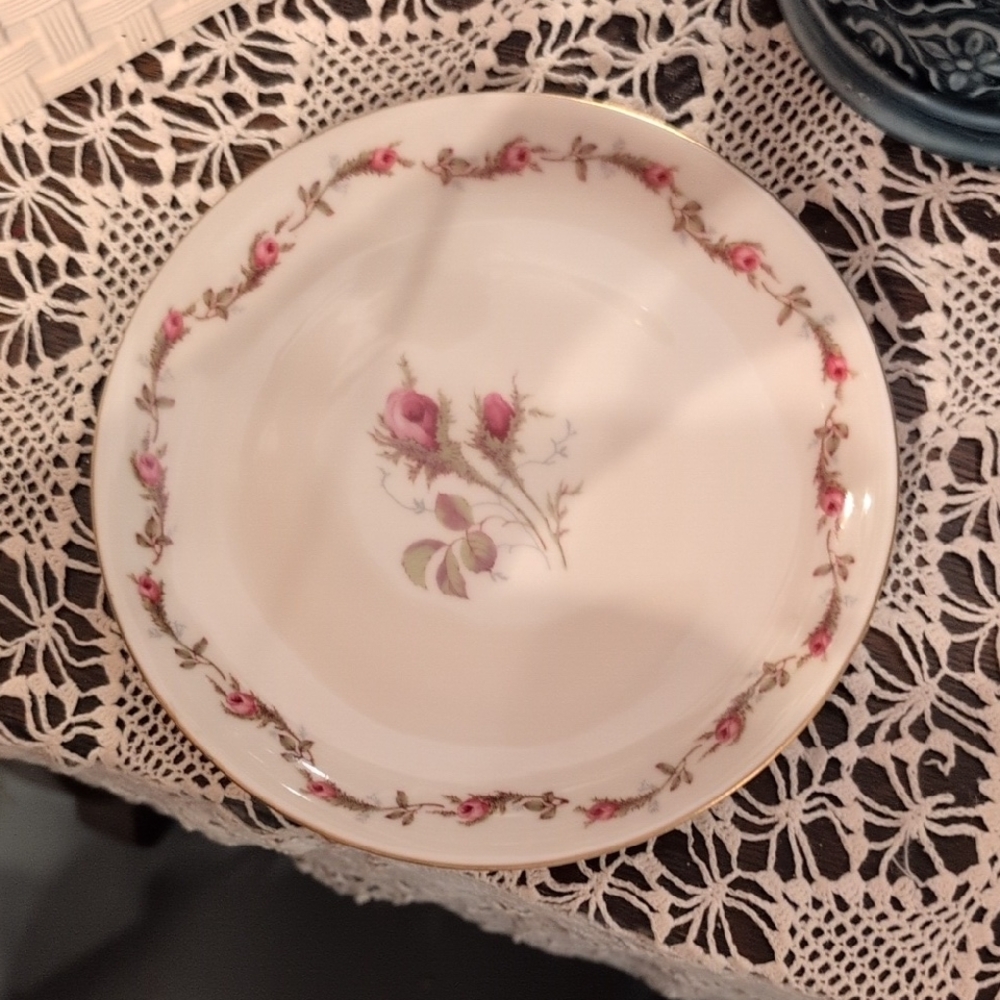 Elegant Floral Spanish Rose Moss Salad Plate W/ Gold Trim Lot Of 8 Salad Plates
